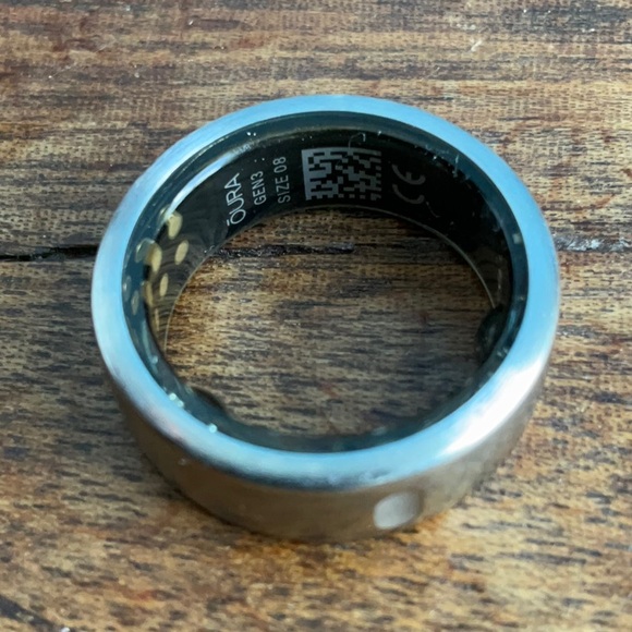 Oura Gen 3 Horizon Brushed Titanium Size 8 with charger - Picture 3 of 16